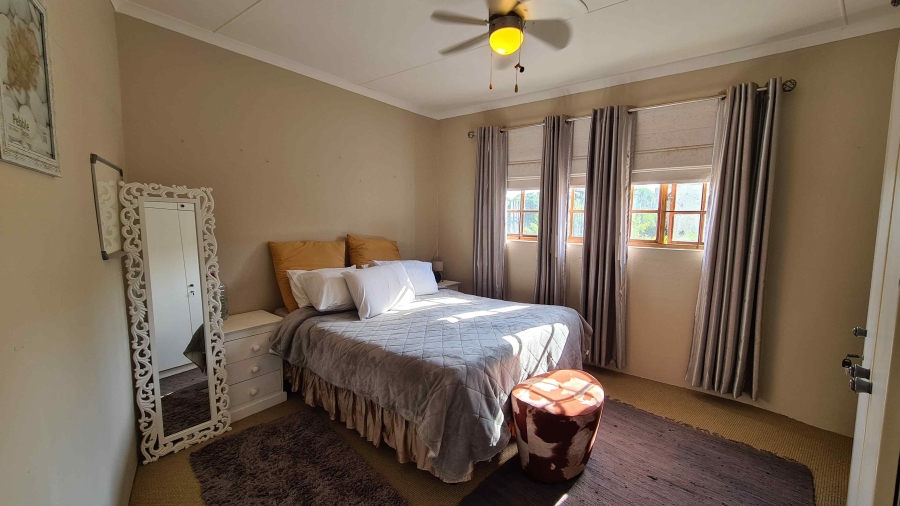 6 Bedroom Property for Sale in Blue Bend Eastern Cape